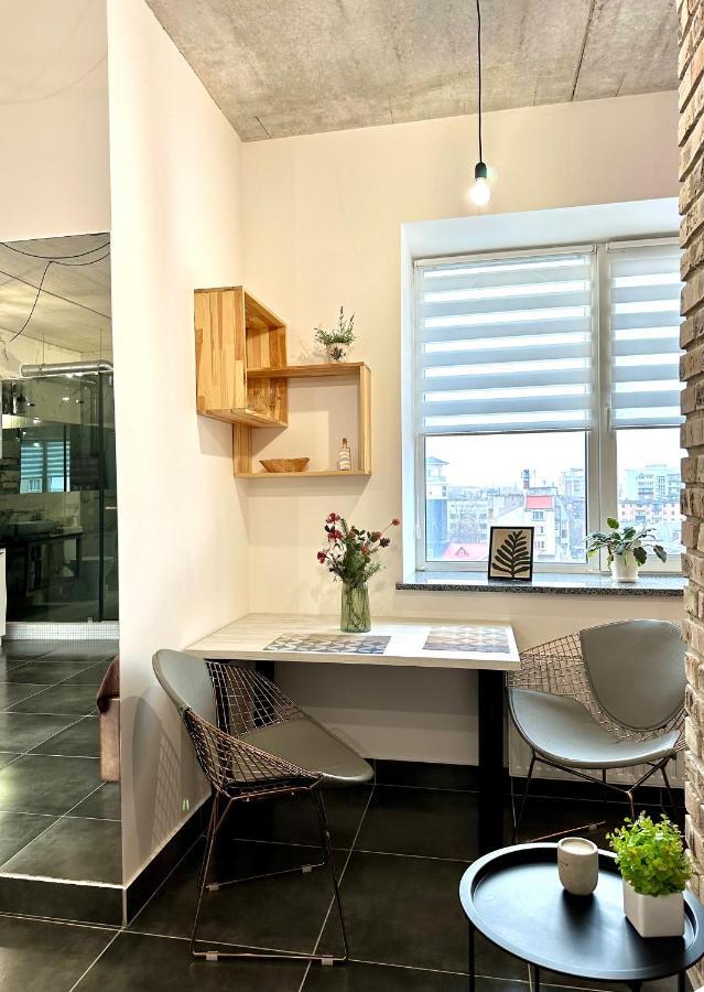 Designer Apartments In The City Center Рівне Екстер'єр фото
