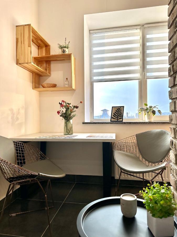 Designer Apartments In The City Center Рівне Екстер'єр фото