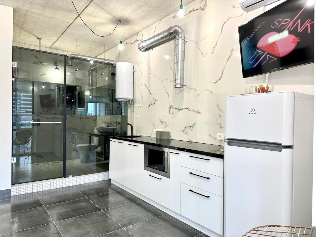 Designer Apartments In The City Center Рівне Екстер'єр фото