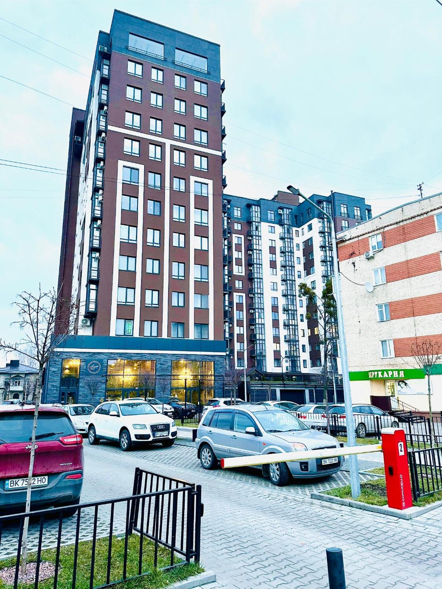 Designer Apartments In The City Center Рівне Екстер'єр фото
