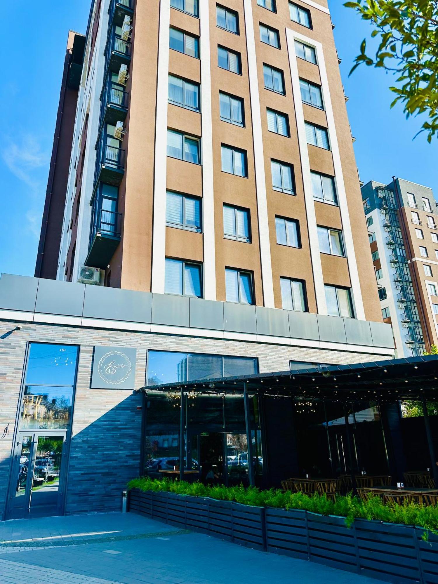 Designer Apartments In The City Center Рівне Екстер'єр фото