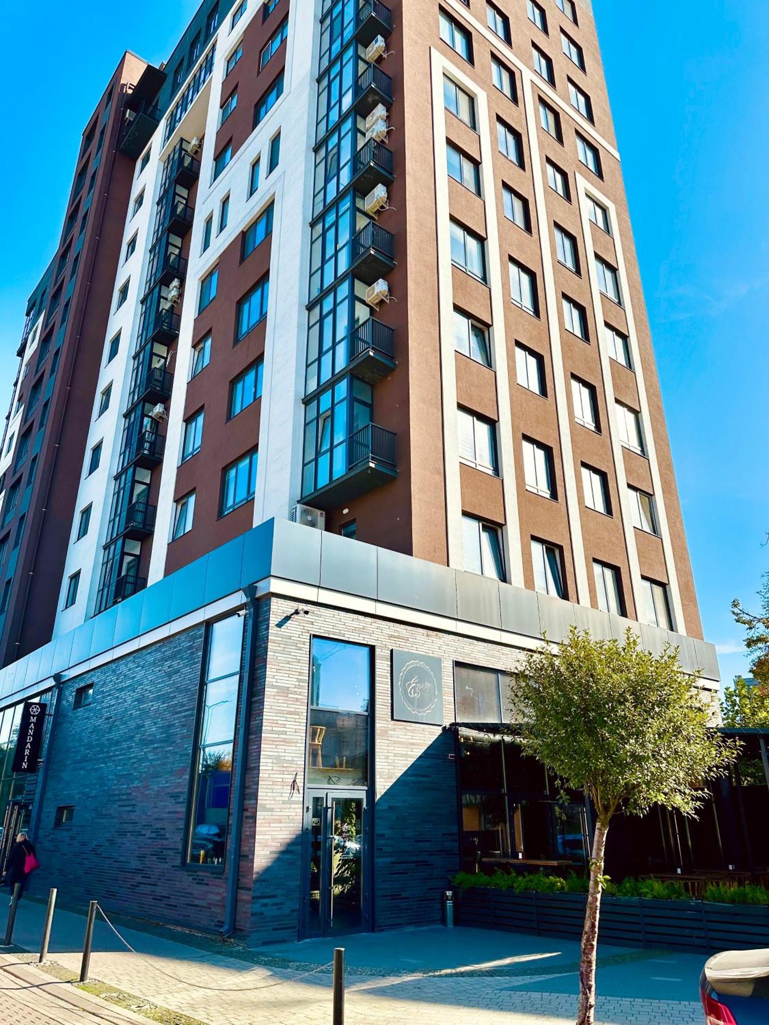 Designer Apartments In The City Center Рівне Екстер'єр фото